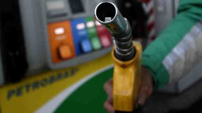 Proyecto que inyecta recursos al Mepco modifica umbral de precios: Alzas semanales de bencinas subirían hasta $12