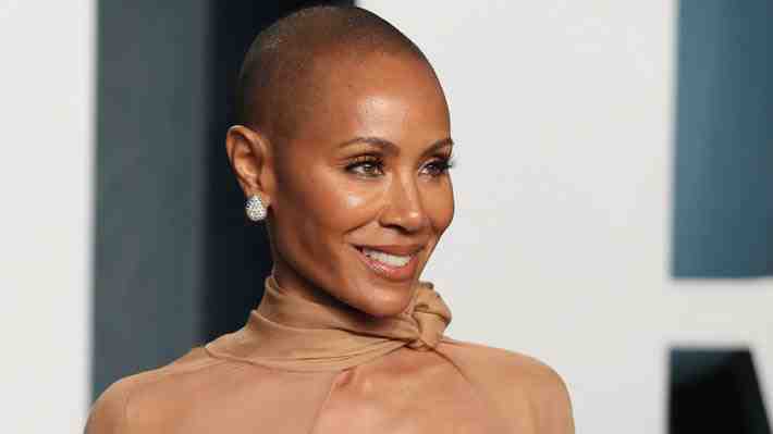 Jada Pinkett dice que tener la esperanza de que Will Smith y Chris Rock se reconcilien: "El mundo los necesita a ambos"