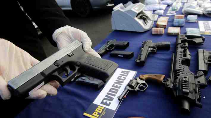 Operativo deja 70 detenidos por comercio de drogas en diversas comunas del país: se incautaron 23 armas y 14 vehículos