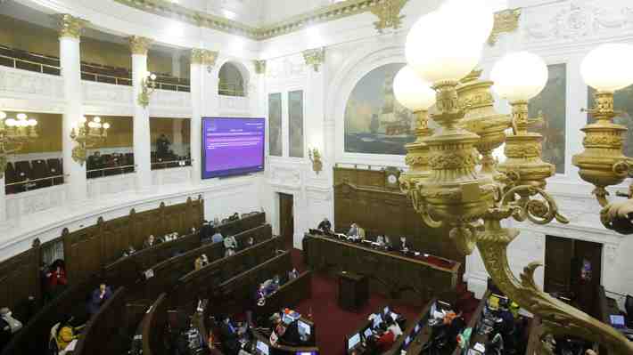 Rechazo masivo de transitorias en pleno de la CC reabre negociación en la izquierda por 2/3, senadores y otros puntos