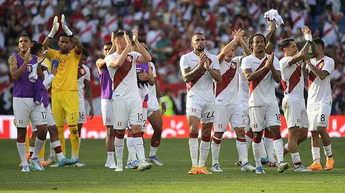 Perú derrotó a Nueva Zelandia con un insólito gol en su preparación para el repechaje: Mira el tanto y el error del arquero