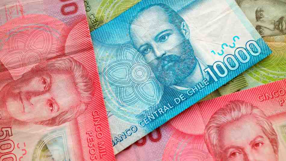 Economistas del GPM llaman a "frenar los reajustes salariales" para controlar la fuerte inflación que golpea a Chile