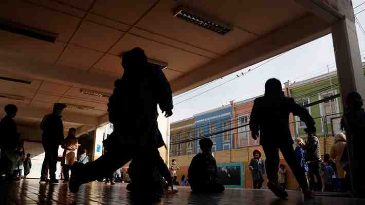 ¿Son o no vacaciones?: Los "confusos" mensajes del Minsal y Mineduc frente a la extensión del receso escolar