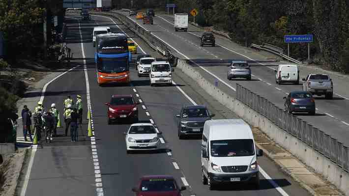 Balance de carreteras: Carabineros informa que 366 mil vehículos retornaron a la RM tras fin de semana largo