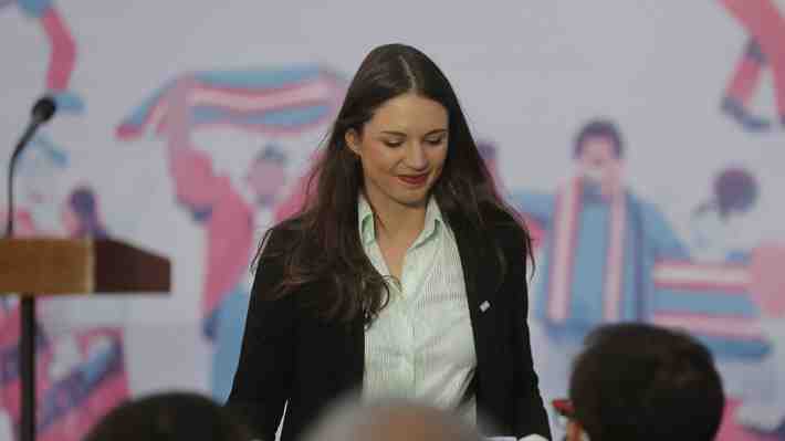 Presidencia oficializa modificación de resolución: "Se reemplaza 'Gabinete Irina Karamanos', por 'Coordinación Sociocultural'"