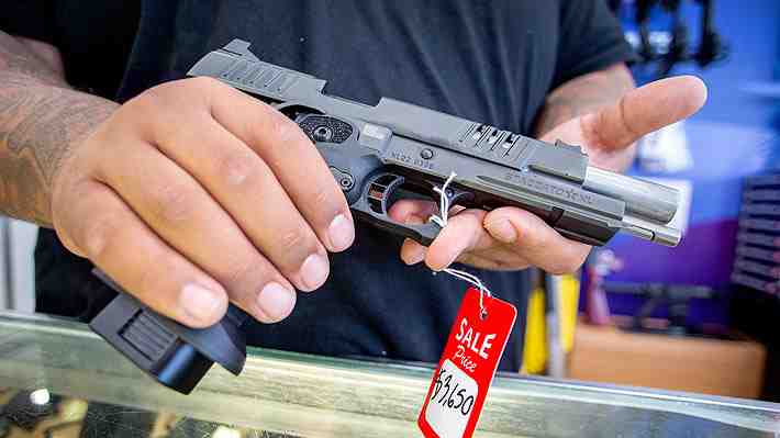 Polémico fallo: Corte Suprema de EE.UU. reafirma el derecho a portar armas en público