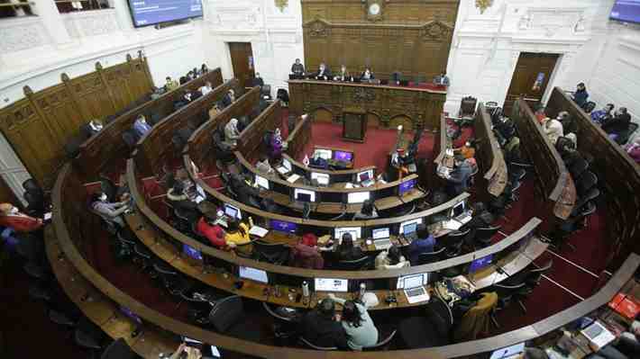 CC aprueba reforma al reglamento que permite pago retroactivo de julio 2021 a asesores de constituyentes