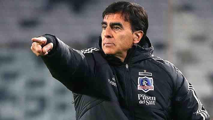 Quinteros valora la llegada de Bouzat, pero insiste en la contratación de más refuerzos para Colo Colo