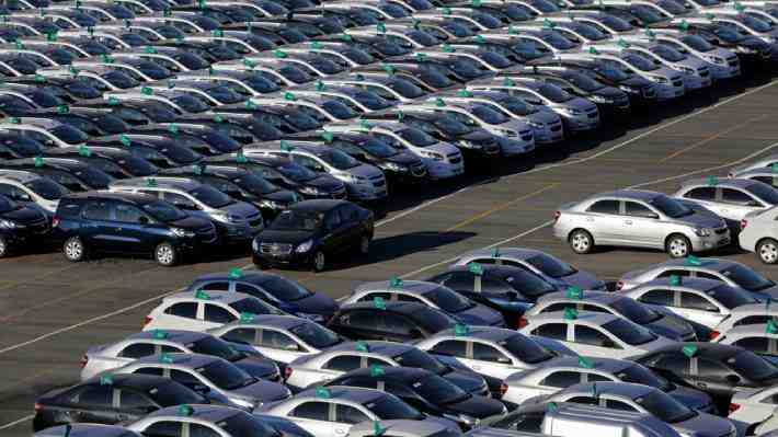 General Motors tiene más de 90 mil vehículos incompletos a la espera de microchips