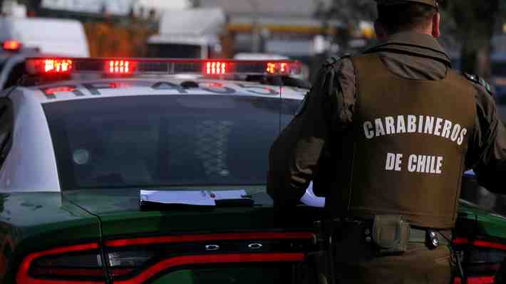 Delincuentes protagonizan nuevo asalto en La Cisterna: Derriban portón para robar vehículo ante la mirada de una familia