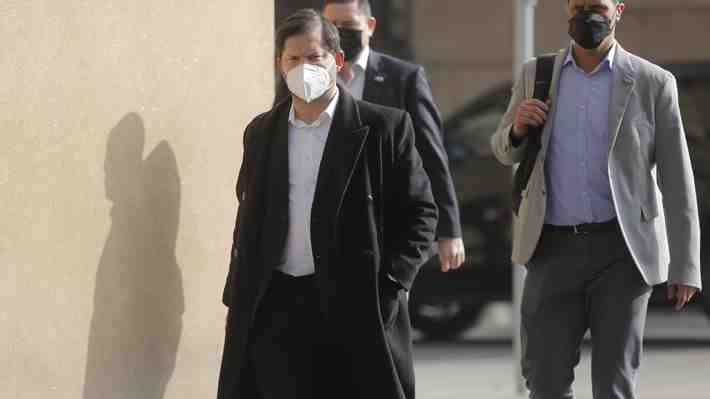 Boric sufre retraso al llegar a actividad en Peumo: Helicóptero estuvo 40 minutos sin poder aterrizar por neblina