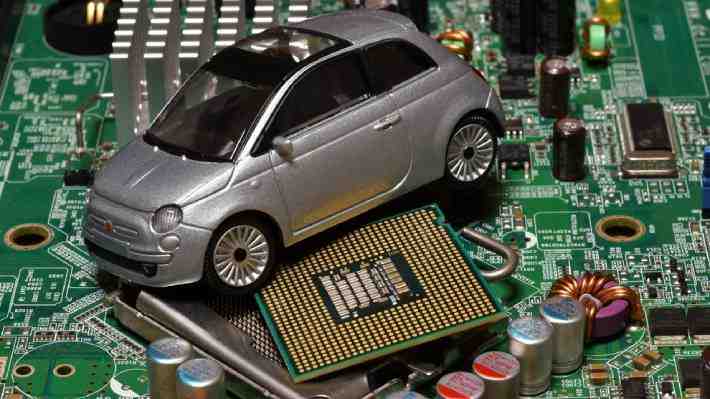 Escasez mundial de microchip podría golpear con fuerza a Stellantis Italia