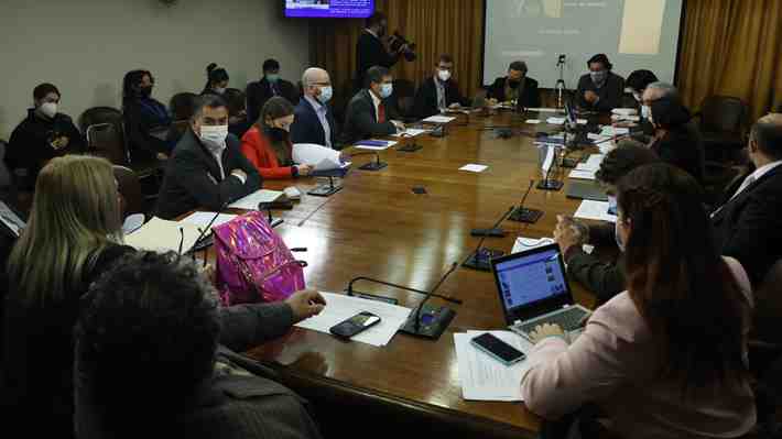 Comisión de Constitución de la Cámara aprueba en general proyecto de inexpropiabilidad de fondos de pensiones