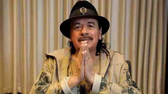 Carlos Santana tranquiliza a fanáticos tras desmayo: "Olvidé comer y beber agua, así que me deshidraté"