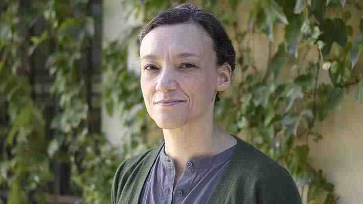 Escritora chilena María José Ferrada gana Premios Cervantes Chico Iberoamericano