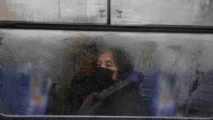 Hasta 50 milímetros de lluvias podrían caer en la RM este fin de semana: Precipitaciones se extenderán hasta el lunes
