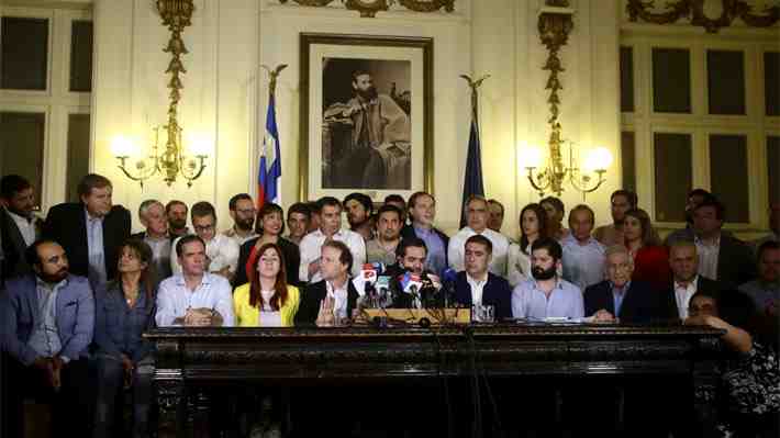 Nuevo acuerdo político constitucional: ¿Están los ánimos para repetir el 15-N como propone Lagos Weber?
