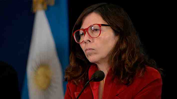 Argentina reitera que mantendrán metas económicas acordadas con el FMI en medio de manifestaciones
