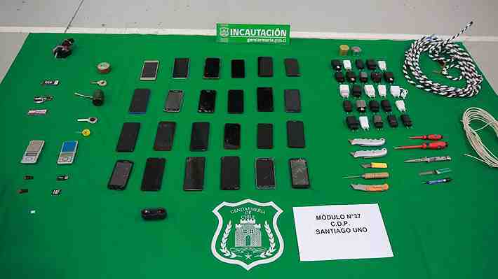 Operativo en diversas cárceles deja 300 celulares y 456 armas incautadas
