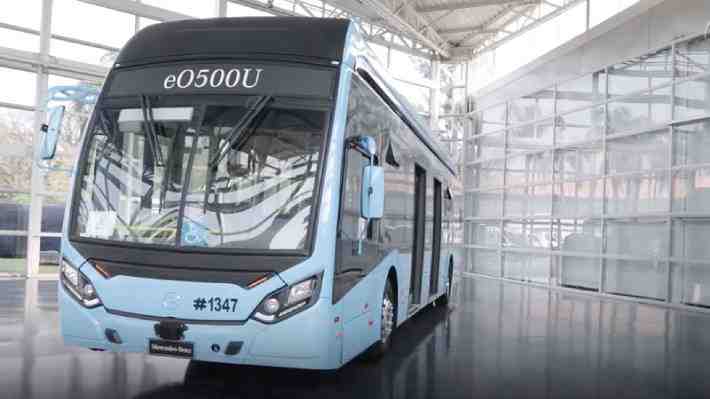 Daimler Truck confirma que iniciará montaje de autobús eléctrico Mercedes-Benz en Brasil
