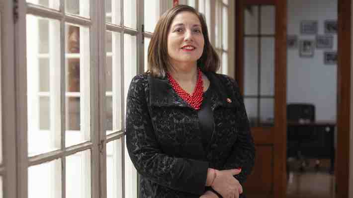 Presidenta del PS y Bachelet en Chile: "Ojalá pueda dar alguna señal, porque hay mucha expectación y esperanza en ella"