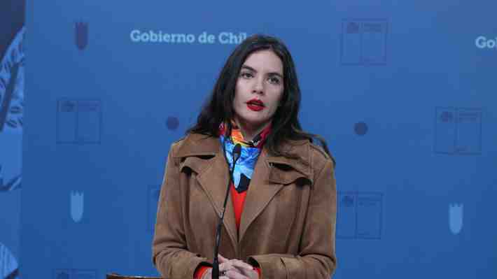 Vallejo evita polemizar con Teillier tras dichos sobre proyecto de Constitución: "Soy vocera del Gobierno y no del PC"