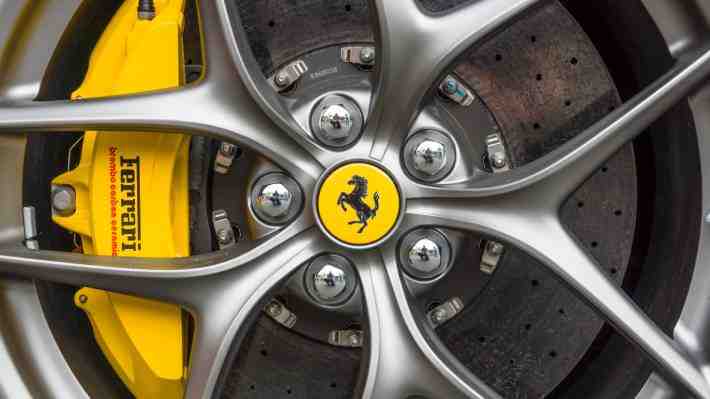 Ferrari llama a revisión cerca de 24 mil ejemplares en EE.UU. por falla en los frenos