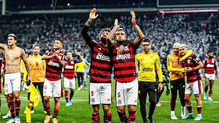 Vidal cuenta cómo se ganó el "respeto" del camarín del Flamengo y destacan su notable dato en la llave ante Corinthians