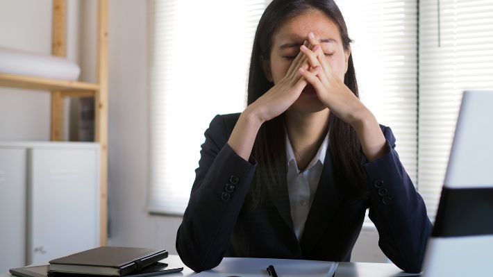 ¿Se siente agotado en el trabajo? podría estar padeciendo el llamado “burnout” laboral 
