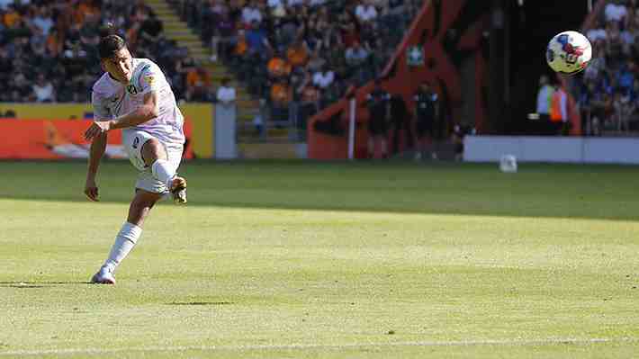 DT del Norwich elogia a Marcelino Núñez y destaca su "magnífico" tiro libre... Repasa el golazo del chileno