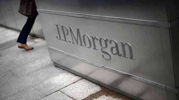 JP Morgan dice que acuerdo del oficialismo "apaciguaría en parte la reacción de mercados" de ganar el Apruebo