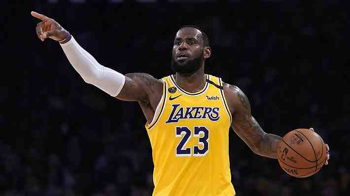 Bombazo en la NBA: LeBron James renueva con los Lakers y recibirá cifra histórica de dinero... Revisa el monto
