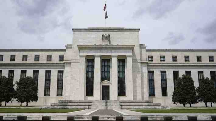Fed considera frenar ritmo de alzas de tasas en EE.UU.  para evaluar efecto de subidas anteriores