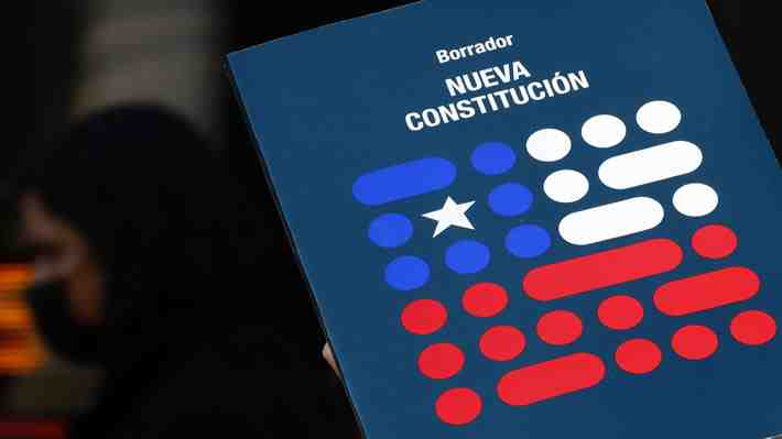 Propuesta de nueva Carta Fundamental incrementaría la atomización del escenario político