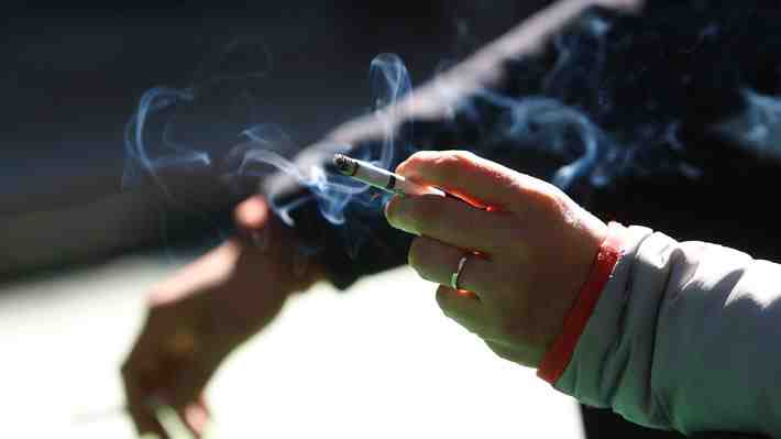 Estudio arroja que casi la mitad de las muertes por cáncer en el mundo son causadas por el tabaco y el alcohol
