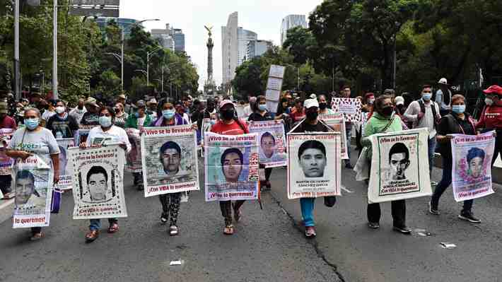 Gobierno de México revela que seis estudiantes del Caso Ayotzinapa habrían sido asesinados por militares