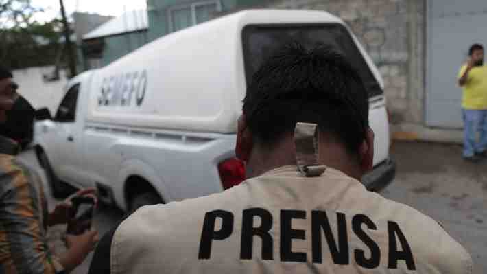 Asesinan a tiros a dos periodistas en Colombia cuando volvían de una cobertura: Hay un tercero herido