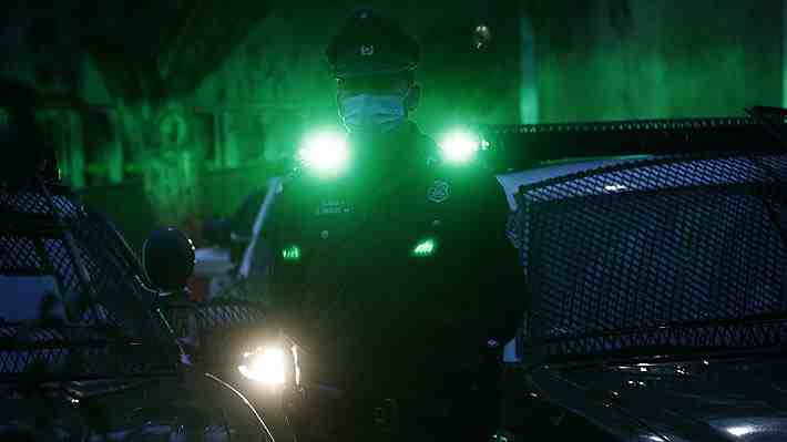 Delincuentes asaltan a familia y a sus invitados en casa de Vitacura: Amenazaron a 17 personas