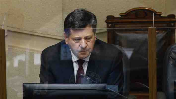 Senador Castro (Ind RN) explica idea de una comisión de expertos para redactar Constitución y quienes la integrarían