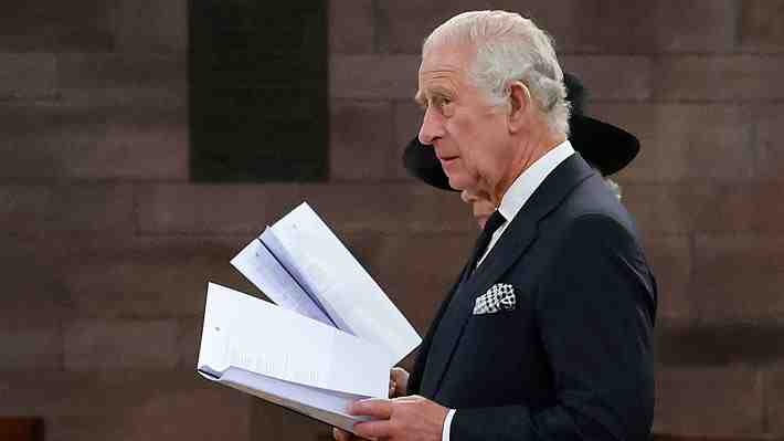 Carlos III envía mensaje de reconciliación en su primera visita a Irlanda del Norte desde su proclamación