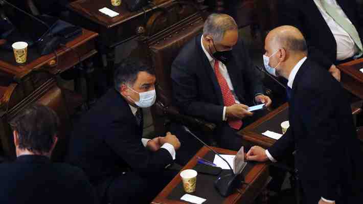 La tensión por el rol de Gobierno en el diálogo constitucional tras la molestia de Chile Vamos por los dichos de Vallejo