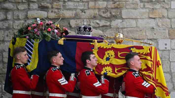 Último adiós en Reino Unido: Cortejo de la Reina Isabel II recorre el centro de Londres tras el funeral