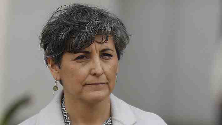 Ministra de Salud apunta a no "desprestigiar" la mascarilla "porque se puede volver a usar"