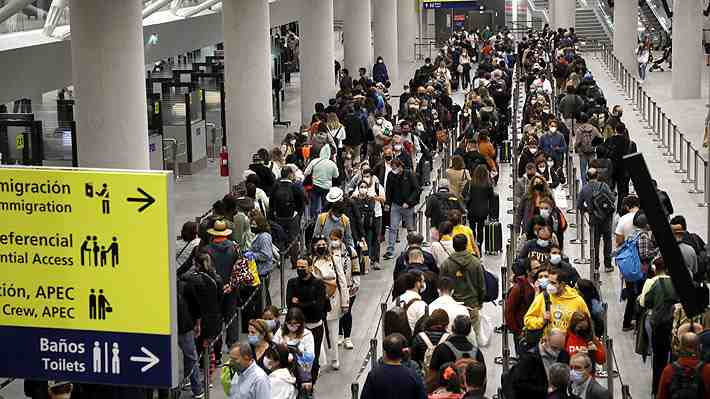 Transportes precisa que aerolíneas internacionales podrían exigir uso obligatorio de mascarillas en vuelos