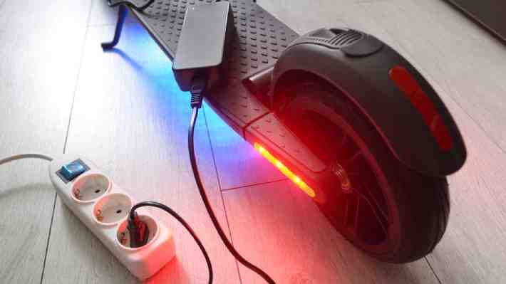 Advierten riesgos por mala manipulación de baterías de vehículos eléctricos