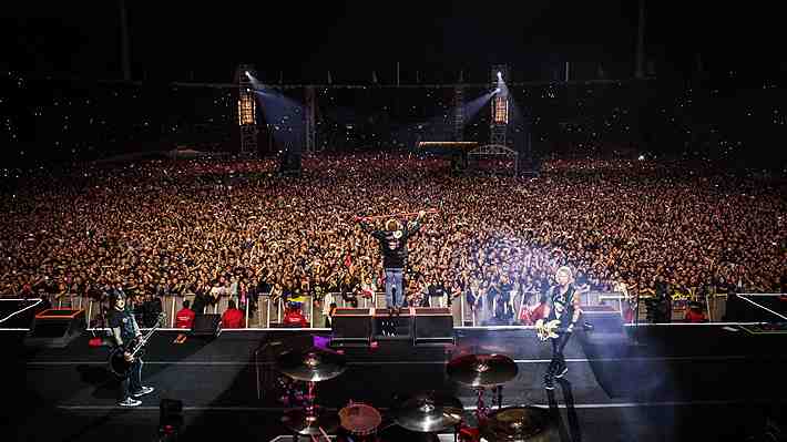 En un show cargado de sus éxitos: Guns N' Roses reconquista a sus fanáticos con tres horas de puro rock en el Nacional