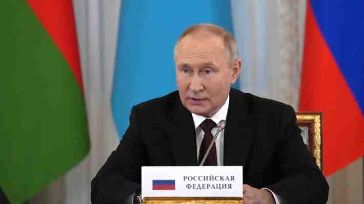 Tras la explosión en puente de Crimea: Putin reunirá el lunes al Consejo de Seguridad de Rusia