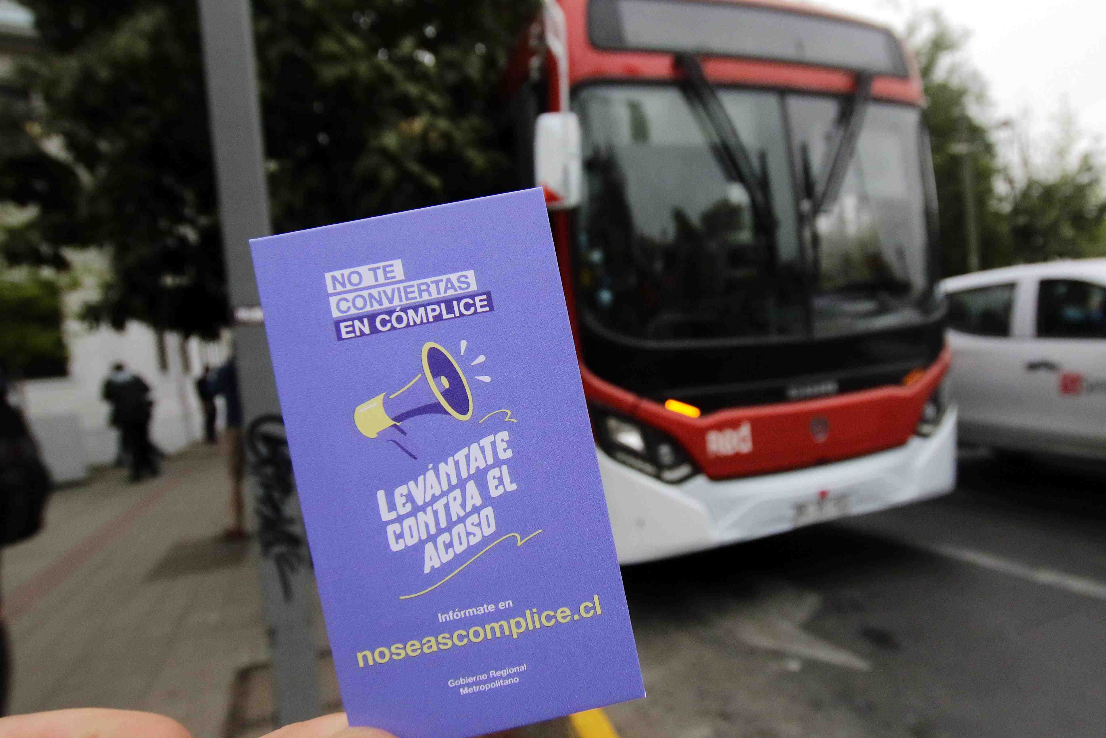 Inauguran primer paradero de transporte público con perspectiva de género: ¿En qué se diferencia de los  actuales?