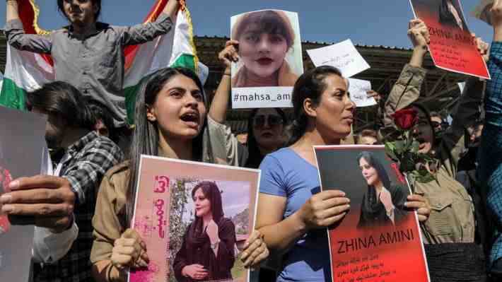 Autor del himno de las protestas en Irán fue acusado de propaganda contra el régimen e incitar a la violencia