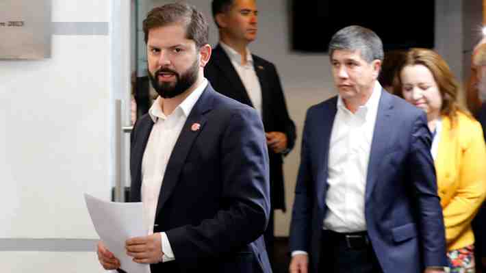 Boric envía mensaje de apoyo a Carabineros en medio de críticas de general Yáñez: "Cuentan con todo el respaldo del Gobierno"